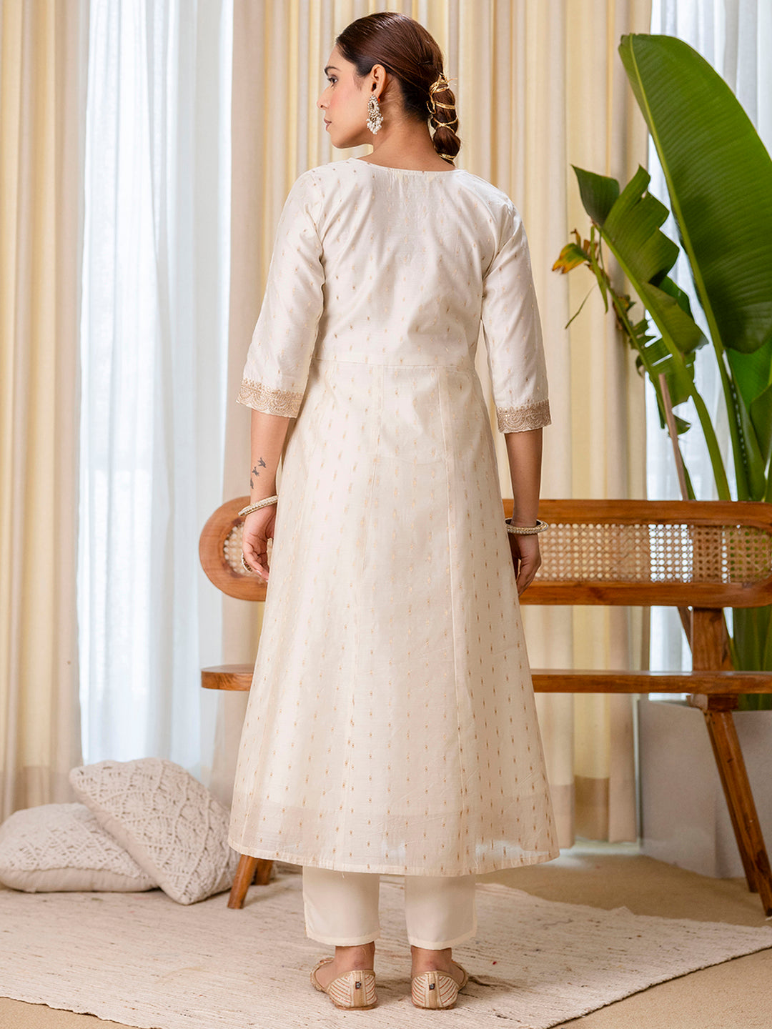 Cream  Silk Blend Suit Set with Dupatta